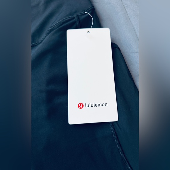 *NWT* Lululemon Fast and Free High-Rise Tight 25" 3 Pockets *Glow Black Size 6 - Picture 5 of 11